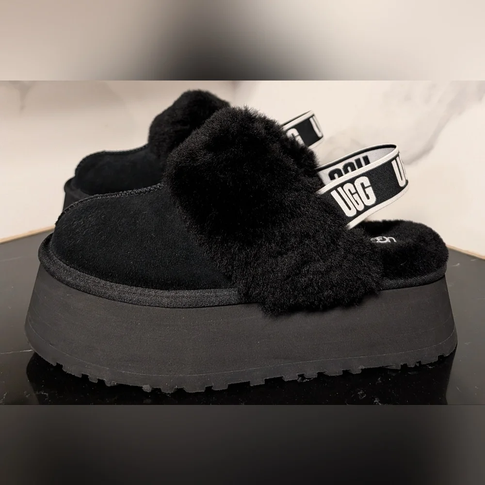 UGG Wmns Funkette Slipper 'Black' Shoes Size 8 Used Like New